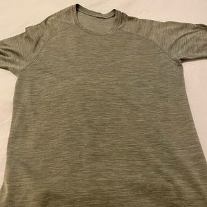 Lululemon Metal Vent Short Sleeved Shirt